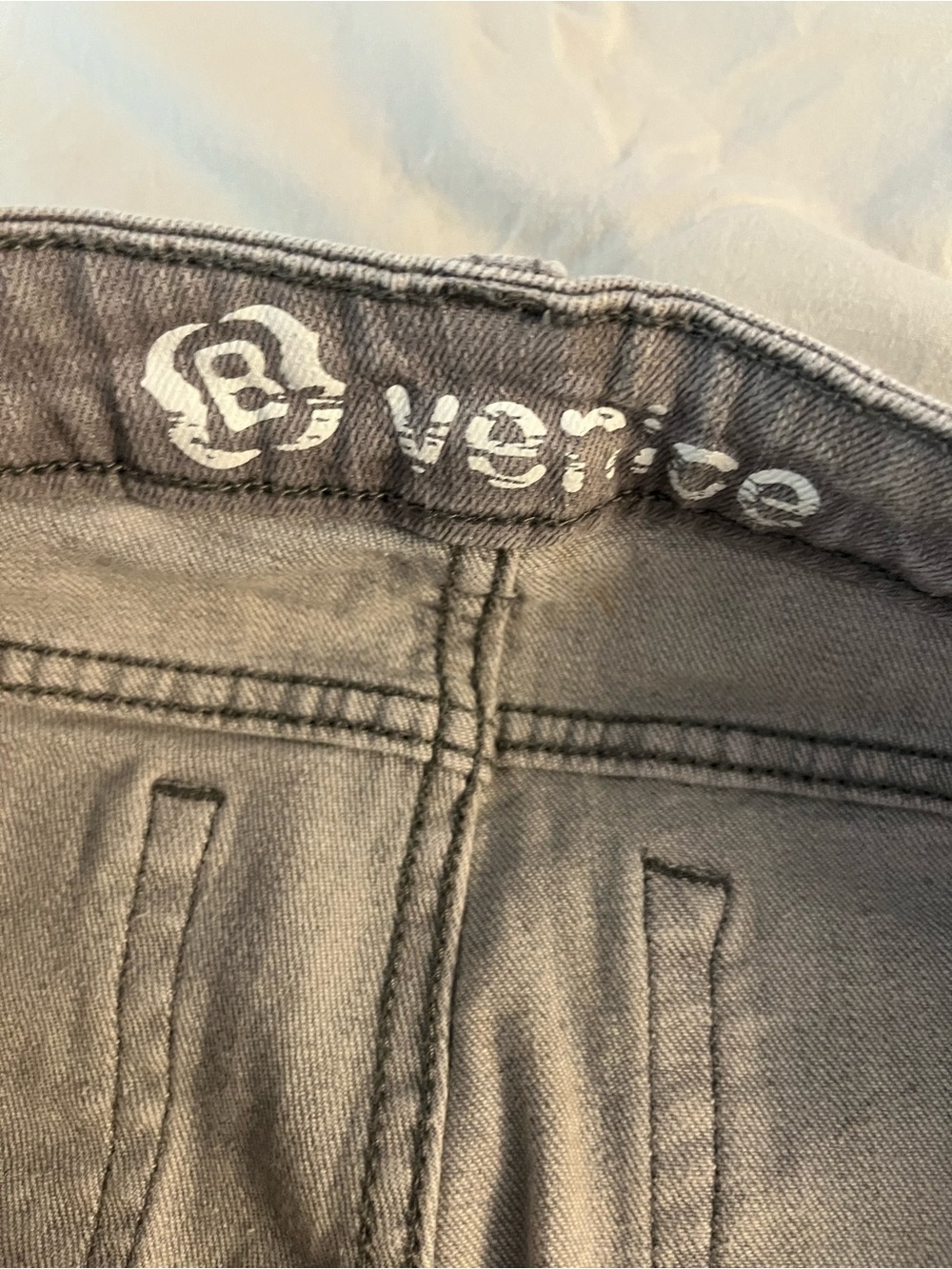 Bullhead NEW Venice Long & Skinny Jeans 7 gray straight leg